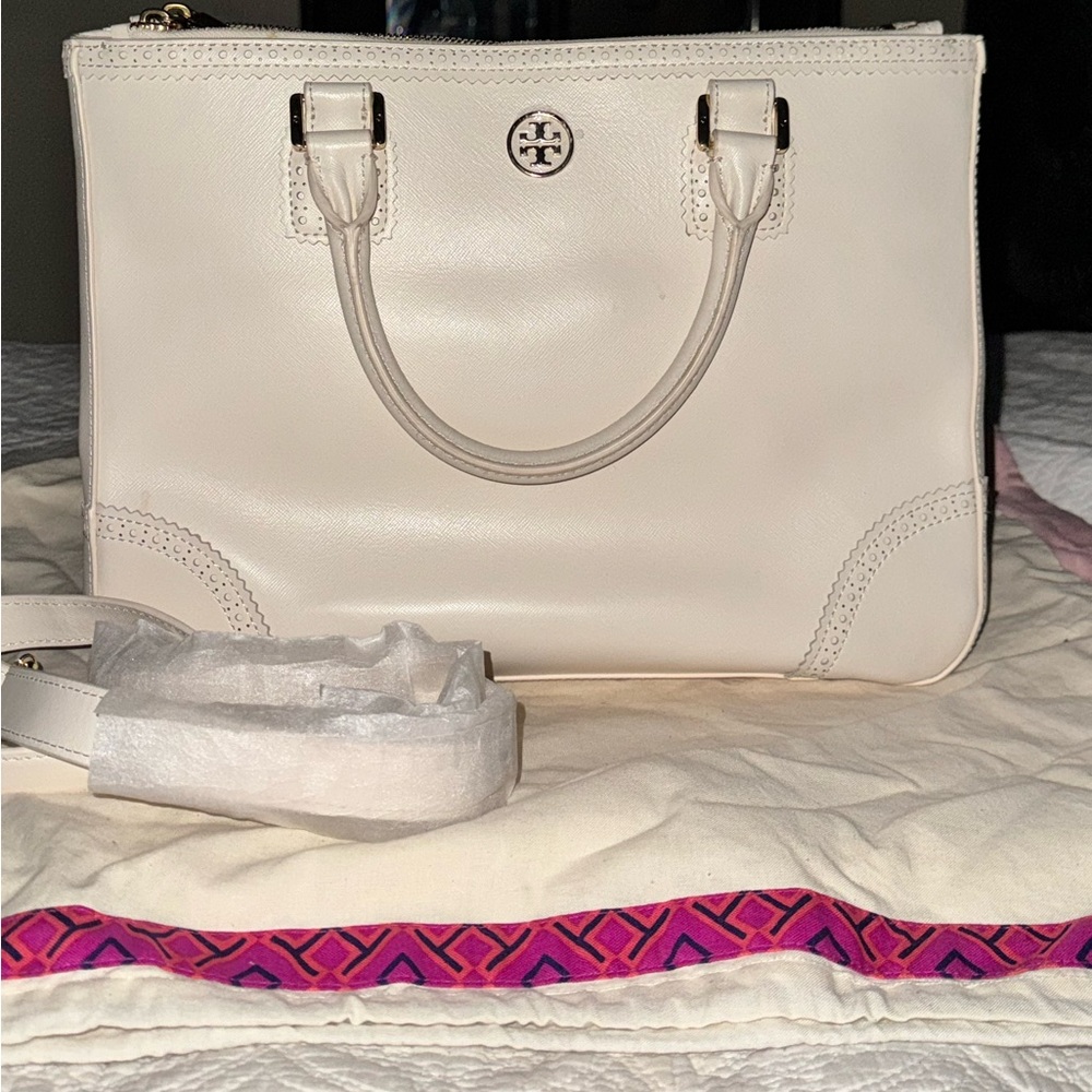 Creme Leather Tory Burch Robinson Spectator Double Zip Tote NWOT